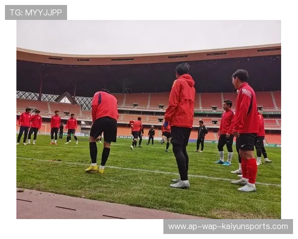 国家队在赛后进行公开训练以备战下一场比赛，比赛完之后国家队就解散吗